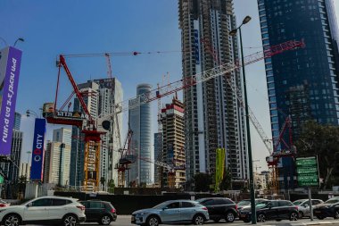 Tel Aviv, İsrail - 11 Nisan 2022 Tel Aviv şehir merkezi, beyaz şehir ve İsrail 'in en büyük ikinci şehri