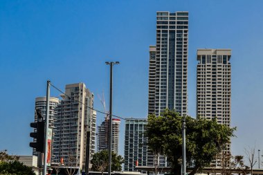 Tel Aviv, İsrail - 11 Nisan 2022 Tel Aviv şehir merkezi, beyaz şehir ve İsrail 'in en büyük ikinci şehri