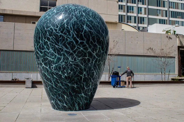 Tel Aviv, İsrail - 11 Nisan 2022 Tel Aviv şehir merkezi, beyaz şehir ve İsrail 'in en büyük ikinci şehri