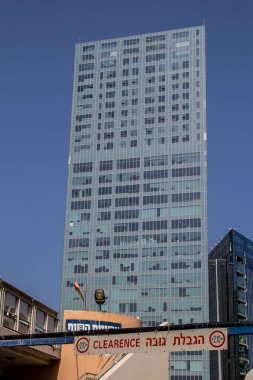 Tel Aviv, İsrail - 11 Nisan 2022 Tel Aviv şehir merkezi, beyaz şehir ve İsrail 'in en büyük ikinci şehri