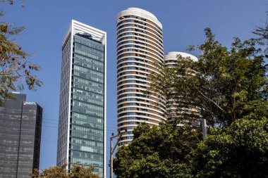 Tel Aviv, İsrail - 11 Nisan 2022 Tel Aviv şehir merkezi, beyaz şehir ve İsrail 'in en büyük ikinci şehri