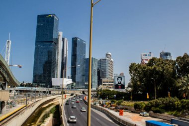 Tel Aviv, İsrail - 11 Nisan 2022 Tel Aviv şehir merkezi, beyaz şehir ve İsrail 'in en büyük ikinci şehri