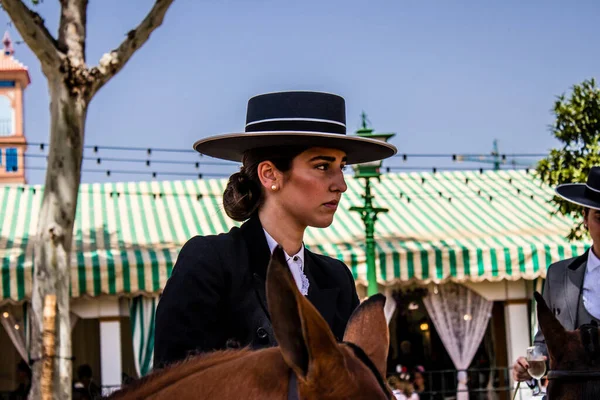 Seville Spain May 2022 Sevillian Riders Dressed Traditional Andalusian Way — Foto de Stock