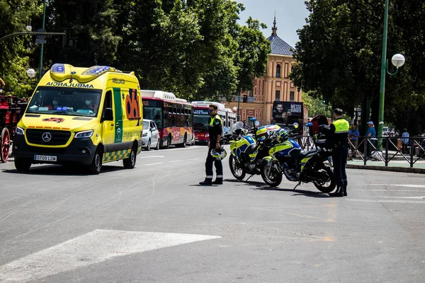 Seville, İspanya - 5 Mayıs 2022 'de İspanya' nın en ünlü festivali Feria de Sevilla 'da ambülans salgını nedeniyle iki yıllık yokluğunun ardından bu kutlama geri döndü.