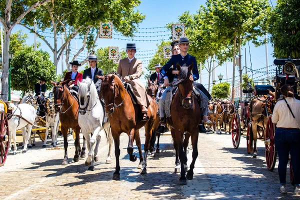 Seville Spain May 2022 Sevillian Riders Dressed Traditional Andalusian Way — Foto de Stock