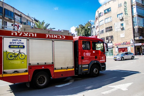 Tel Aviv Israel May 2022 Fire Engine Driving Streets Tel — Stock Photo, Image