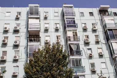 Tel Aviv, İsrail - 7 Mayıs 2022 Tel Aviv şehir merkezi, beyaz şehir ve İsrail 'in en büyük ikinci şehri