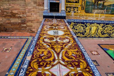 Seville, İspanya - 15 Mayıs 2022 İspanya Plaza, Andalusia bölgesinin başkenti ve sembolik bir şehir olan Seville 'deki Maria Luisa parkında yer alan bir mimari komplekstir.