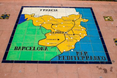 Seville, İspanya - 15 Mayıs 2022 İspanya Plaza, Andalusia bölgesinin başkenti ve sembolik bir şehir olan Seville 'deki Maria Luisa parkında yer alan bir mimari komplekstir.