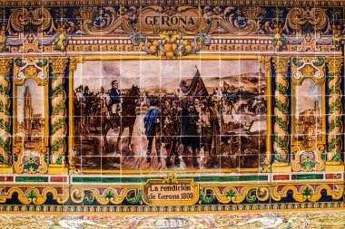 Seville, İspanya - 15 Mayıs 2022 İspanya Plaza, Andalusia bölgesinin başkenti ve sembolik bir şehir olan Seville 'deki Maria Luisa parkında yer alan bir mimari komplekstir.