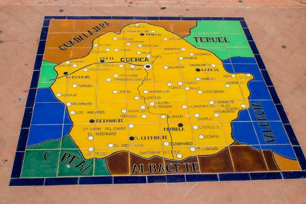 Seville, İspanya - 15 Mayıs 2022 İspanya Plaza, Andalusia bölgesinin başkenti ve sembolik bir şehir olan Seville 'deki Maria Luisa parkında yer alan bir mimari komplekstir.