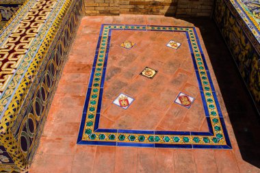 Seville, İspanya - 15 Mayıs 2022 İspanya Plaza, Andalusia bölgesinin başkenti ve sembolik bir şehir olan Seville 'deki Maria Luisa parkında yer alan bir mimari komplekstir.