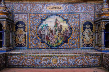 Seville, İspanya - 15 Mayıs 2022 İspanya Plaza, Andalusia bölgesinin başkenti ve sembolik bir şehir olan Seville 'deki Maria Luisa parkında yer alan bir mimari komplekstir.