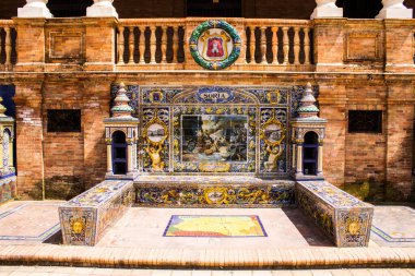 Seville, İspanya - 15 Mayıs 2022 İspanya Plaza, Andalusia bölgesinin başkenti ve sembolik bir şehir olan Seville 'deki Maria Luisa parkında yer alan bir mimari komplekstir.