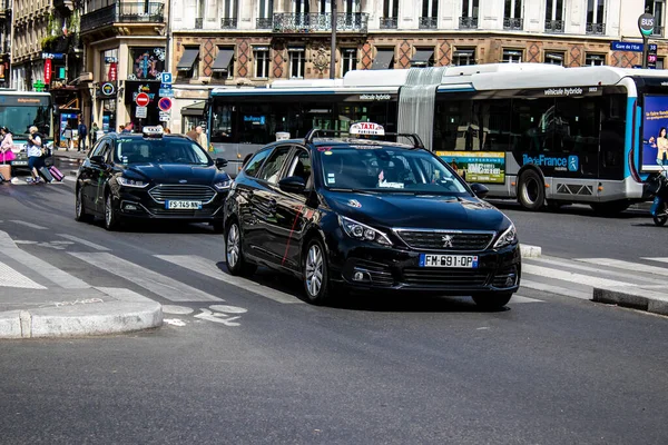 Paris France May 2022 Taxi Driving Streets Paris Coronavirus Outbreak — Stock Photo, Image