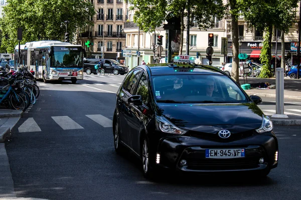 París Francia Mayo 2022 Taxi Que Circula Por Las Calles — Foto de Stock
