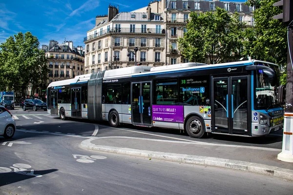 París Francia Mayo 2022 Autobús Conduciendo Por Las Calles París — Foto de Stock