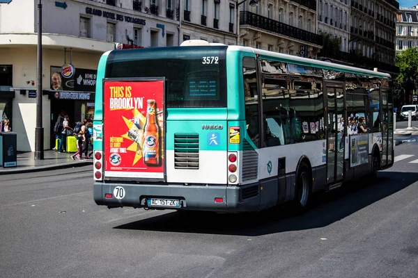 París Francia Mayo 2022 Autobús Conduciendo Por Las Calles París — Foto de Stock