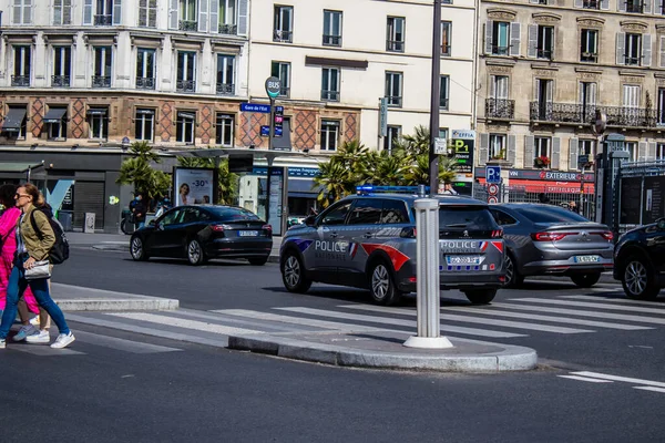 フランス 2022年5月21日フランスを襲ったコロナウイルス発生中のパリの街の警察 — ストック写真