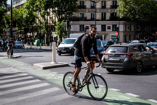 París Francia Mayo 2022 Las Personas Que Viajan Bicicleta Por — Foto de Stock