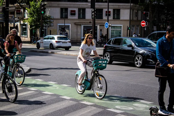 París Francia Mayo 2022 Las Personas Que Viajan Bicicleta Por — Foto de Stock