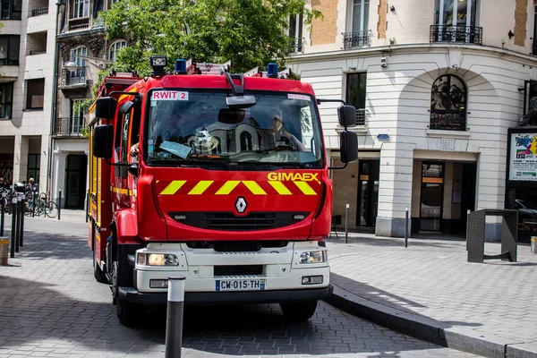 Reims Franciaország Május 2022 Tűzoltóautó Áthajtott Reims Utcáin Koronavírus Járvány — Stock Fotó