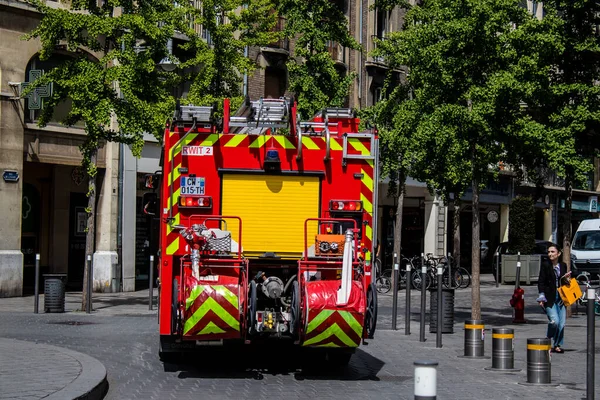 Reims Franciaország Május 2022 Tűzoltóautó Áthajtott Reims Utcáin Koronavírus Járvány — Stock Fotó