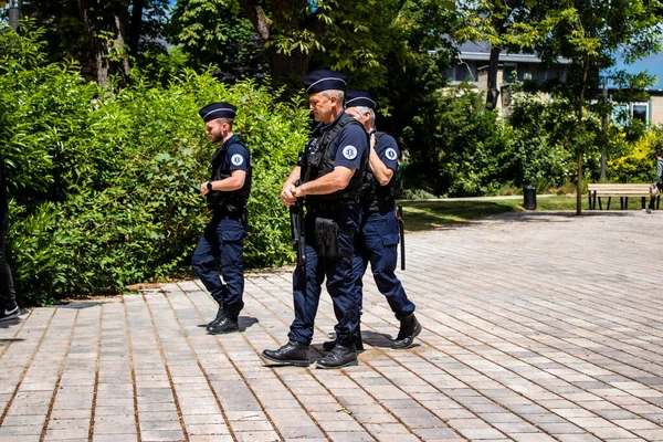 Реймс Франция Мая 2022 Года Полицейские Охраняющие Средневековый Рынок Время — стоковое фото