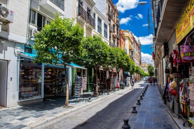 Seville, İspanya - Haziran 01, 2022 Seville şehri ve İspanya 'nın güneyindeki Endülüs Bölgesi' nin başkenti Sevilla 'nın mimarisi.