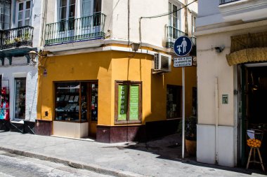 Seville, İspanya - Haziran 01, 2022 Seville şehri ve İspanya 'nın güneyindeki Endülüs Bölgesi' nin başkenti Sevilla 'nın mimarisi.