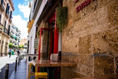 Seville, İspanya - Haziran 01, 2022 Seville şehri ve İspanya 'nın güneyindeki Endülüs Bölgesi' nin başkenti Sevilla 'nın mimarisi.