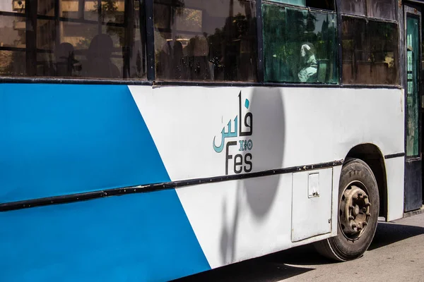 Φεζ Μαρόκο Ιουνίου 2022 Λεωφορείο Οδήγηση Στους Δρόμους Της Φεζ — Φωτογραφία Αρχείου