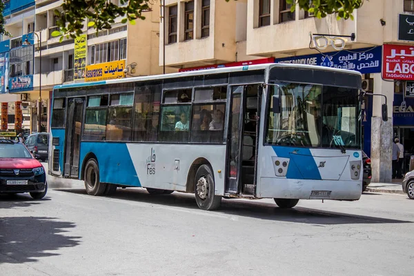 Fez Marocko Juni 2022 Buss Kör Genom Gatorna Fez Coronavirus — Stockfoto