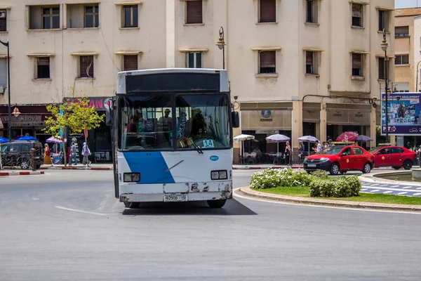 Fez Marocko Juni 2022 Buss Kör Genom Gatorna Fez Coronavirus — Stockfoto