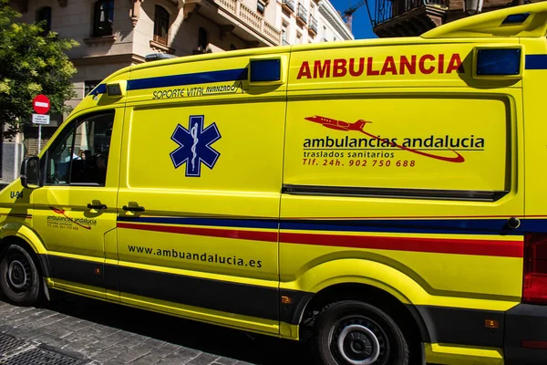 Sevilla Spanien Juni 2022 Ambulans Rullande Gatorna Sevilla Utbrottet Coronavirus — Stockfoto