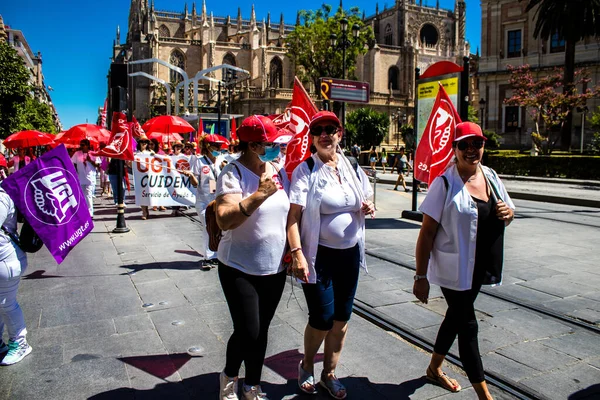 Σεβίλλη Ισπανία Ιουνίου 2022 Εργαζόμενοι Και Οικιακοί Βοηθοί Που Εργάζονται — Φωτογραφία Αρχείου