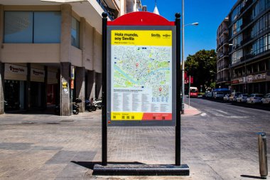 Seville, İspanya - 4 Temmuz 2022 Sevilla şehri ve İspanya 'nın güneyindeki Endülüs Bölgesi' nin başkenti Sevilla 'nın mimarisi