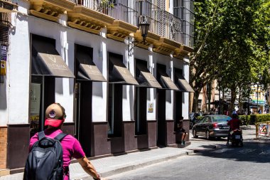 Seville, İspanya - 4 Temmuz 2022 Sevilla şehri ve İspanya 'nın güneyindeki Endülüs Bölgesi' nin başkenti Sevilla 'nın mimarisi