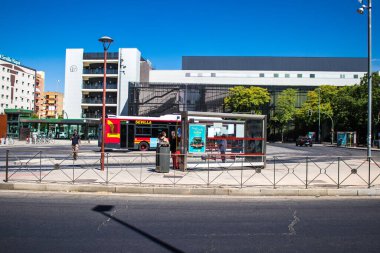 Seville, İspanya - 4 Temmuz 2022 Sevilla şehri ve İspanya 'nın güneyindeki Endülüs Bölgesi' nin başkenti Sevilla 'nın mimarisi