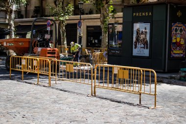 Seville, İspanya - 4 Temmuz 2022 İspanya 'nın güneyinde, sembolik bir şehir ve Endülüs Bölgesi' nin başkenti olan Sevilla şehir merkezindeki inşaat alanı