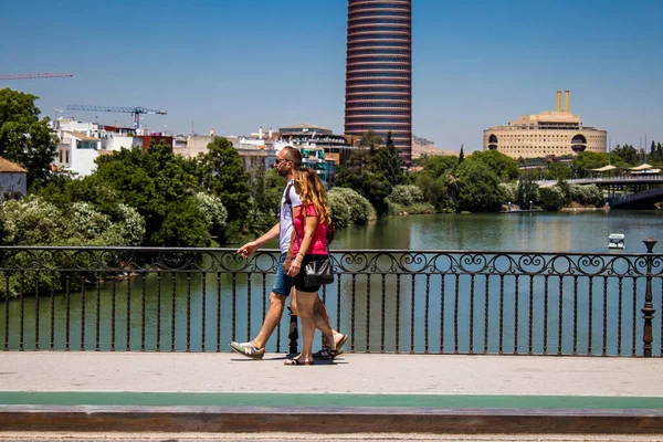 Sevilha Espanha Julho 2022 Pedestres Que Fazem Compras Principal Rua — Fotografia de Stock