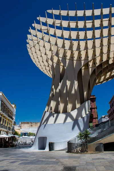 2022年7月4日 西班牙塞维利亚 与拉斯塞塔 Las Setas 这个名字有关的大都会警察Parasol是世界上最大的木制建筑 提供塞维利亚全景 — 图库照片
