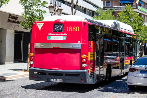 Sevilla España Julio 2022 Autobús Conduciendo Por Las Calles Sevilla — Foto de Stock