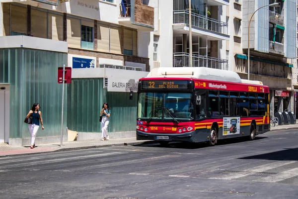 Seville Spain July 2022 Bus Driving Streets Seville Coronavirus Outbreak —  Fotos de Stock