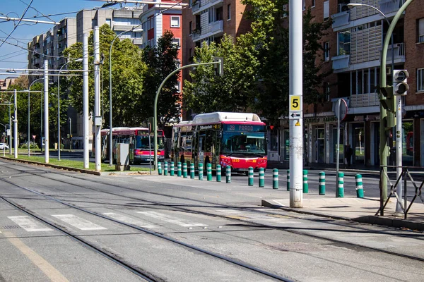 Sevilla Spanje Juli 2022 Bus Rijdt Door Straten Van Sevilla — Stockfoto