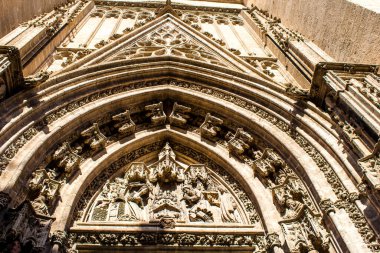 Seville, İspanya - 12 Haziran 2022 Saint Metropolitan ve Patriksel Sevilla Katedrali, dünyanın en büyük Gotik katedrali.