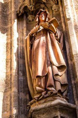 Seville, İspanya - 12 Haziran 2022 Saint Metropolitan ve Patriksel Sevilla Katedrali, dünyanın en büyük Gotik katedrali.