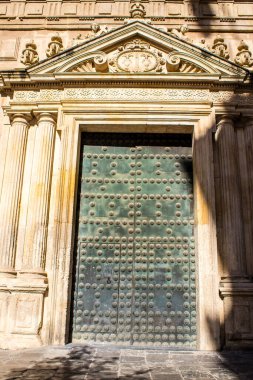 Seville, İspanya - 12 Haziran 2022 Saint Metropolitan ve Patriksel Sevilla Katedrali, dünyanın en büyük Gotik katedrali.