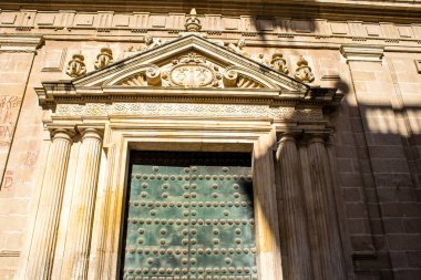 Seville, İspanya - 12 Haziran 2022 Saint Metropolitan ve Patriksel Sevilla Katedrali, dünyanın en büyük Gotik katedrali.