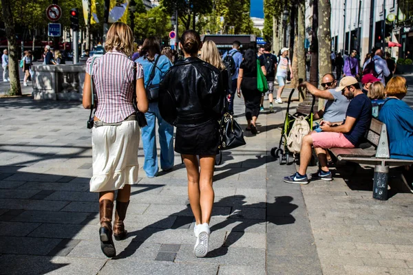 Paris France September 2022 Tourists Strolling Famous Avenue Des Champs — Fotografia de Stock